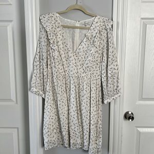 Size 6 Madewell white and floral wrap dress with feminine details NWT